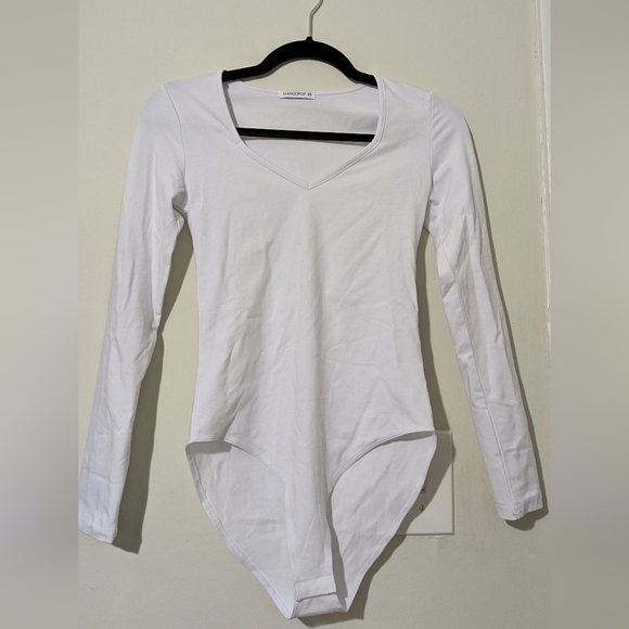 NWOT Mangopop Sweetheart V Neck Bodysuit - Picture 2 of 2
